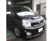 埼玉県草加市未使用車専門店トヨタヴォクシーご納車
