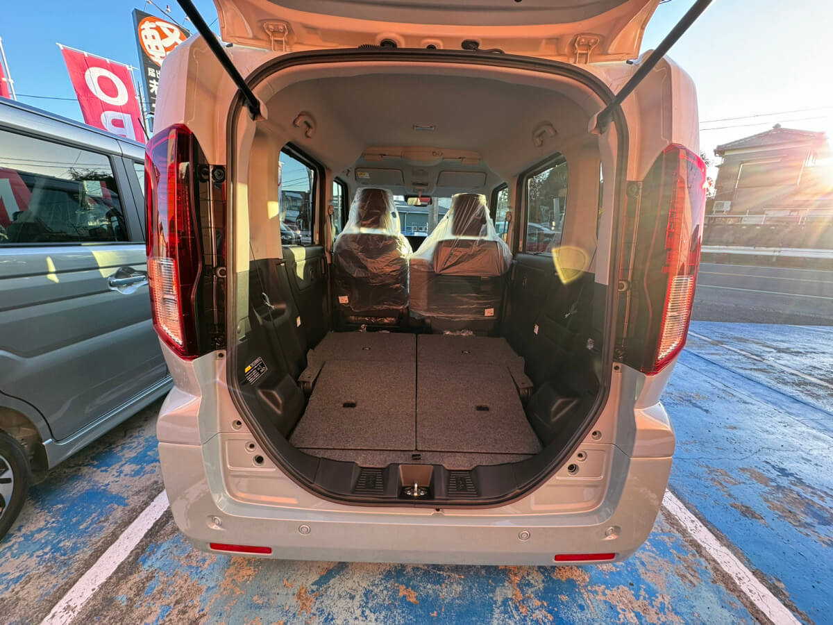 新古車スペーシアX、ファッション感覚で選べる軽自動車。
