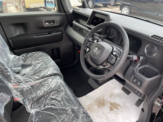 低走行距離！N-BOX新古車、驚きの価格で！