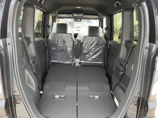ファミリーカーに最適！N-BOX新古車、大空間