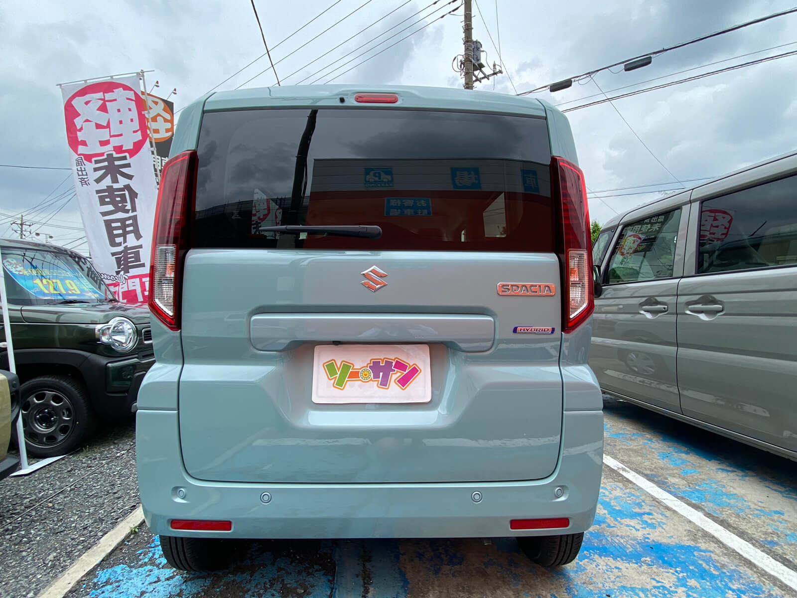 新古車スペーシアG、コンパクトなのに収納力抜群！