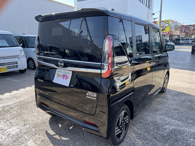 新古車ルークス