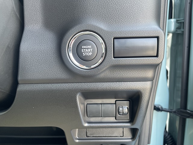 新古車スペーシアHYBRID-G