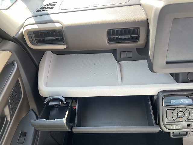 新古車スペーシアG、ドライブが楽しくなる軽自動車！