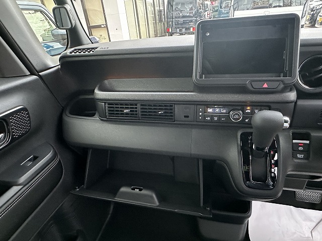 安全装備充実！N-BOX新古車で安心ドライブ