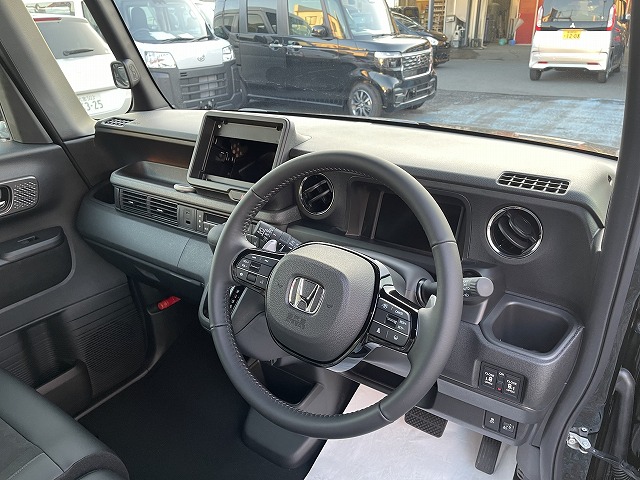 中古車 N-BOXカスタム ターボ
