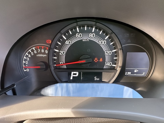 新古車軽バン、アウトドアグッズをたっぷり積んで冒険へ。