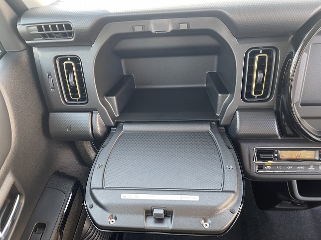 都会の街を、軽快に駆け抜ける。