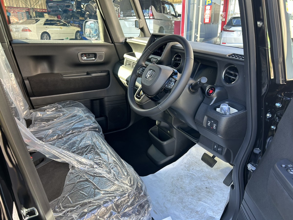 新古車N-BOXカスタムターボ、憧れのN-BOXカスタムを手に入れよう。