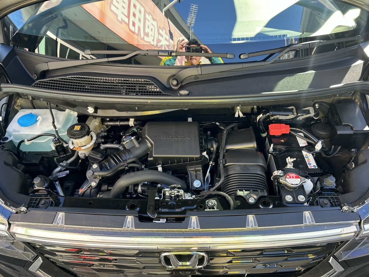 新古車N-BOXカスタムターボ、今すぐ手に入れてドライブを楽しもう！
