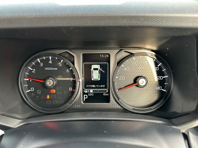 タフトGダーククロムベンチャー、多様なシートアレンジで自由な空間を。