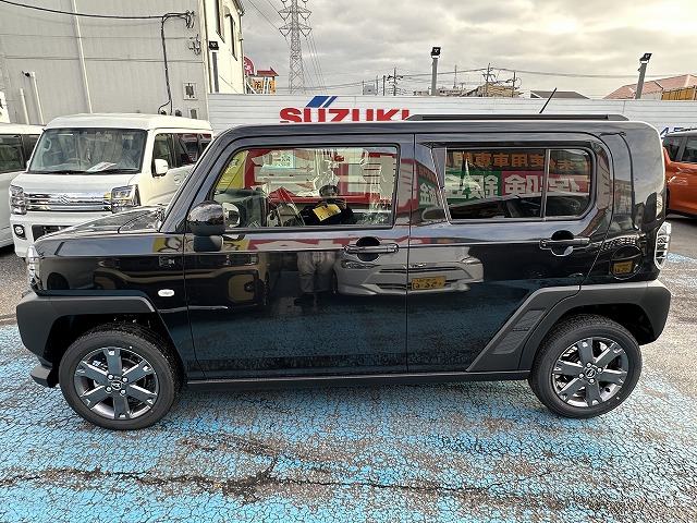 タフトGダーククロムベンチャー、新車と比べてお得に購入できるチャンス！