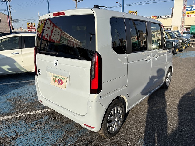 低走行距離！N-BOX新古車、驚きの価格で！