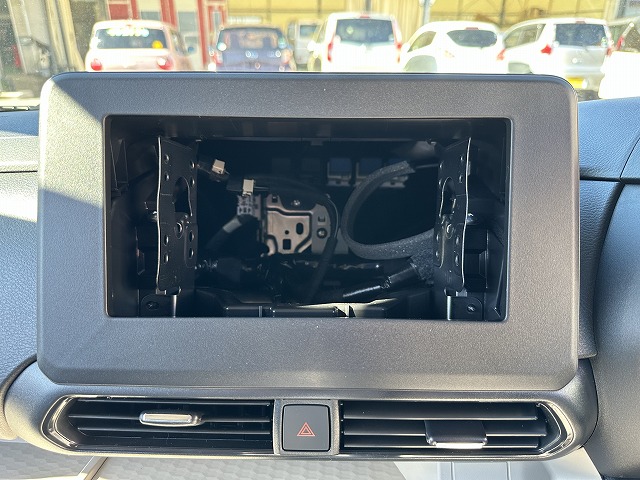 新古車デリカミニ Tpremium、コンパクトで小回りが利く。