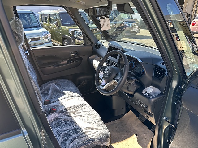 新古車デリカミニ Tpremium、海へ山へどこへでも。