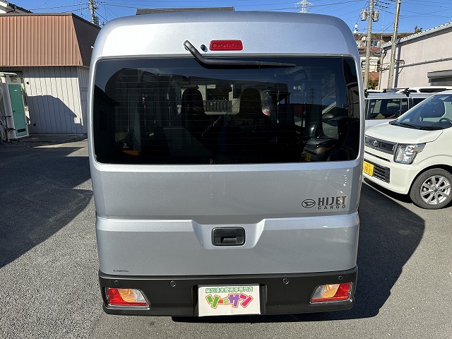 ハイゼットカーゴ・デラックス新古車、プロの現場でも大活躍！