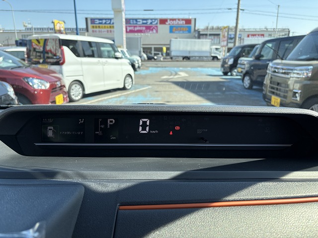 子育て世代に大人気！タント ファンクロスターボの新古車で、快適ドライブを