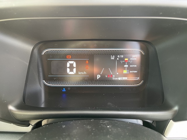 新古車スペーシアX、トレンドを押さえたデザインが魅力。