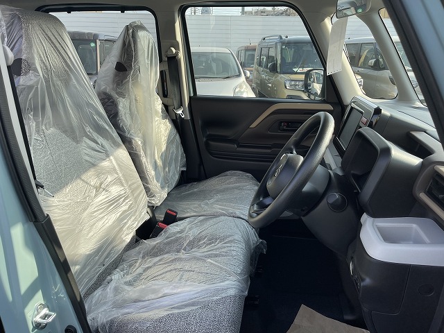 新古車スペーシアX、シニア層にも優しい乗り心地。運転しやすいコンパクトカー。