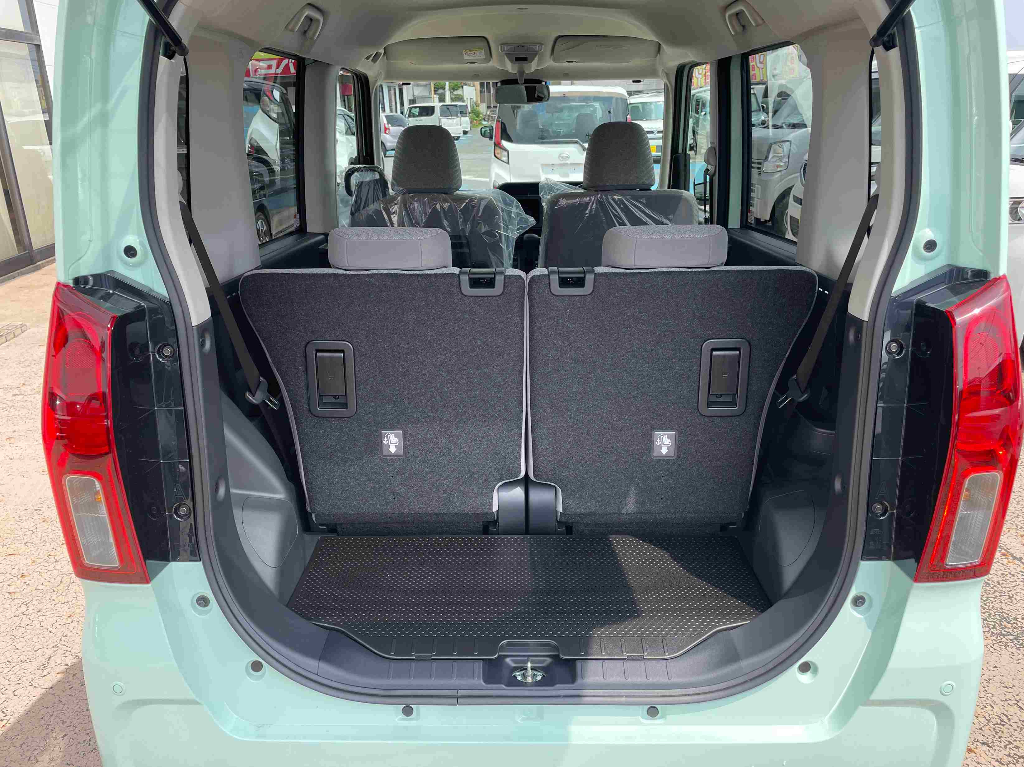 新古車タントL、下取りも高く、お得にゲット！